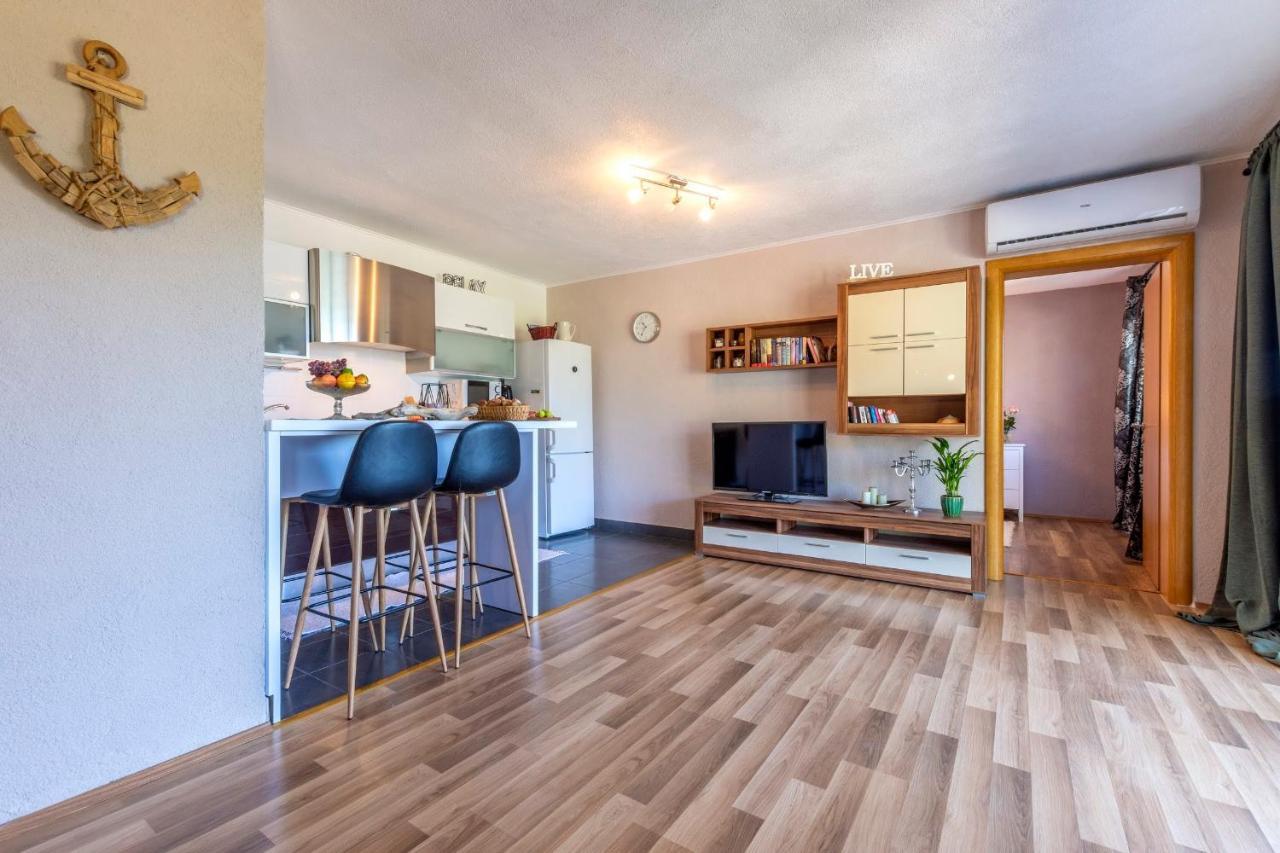 Apartman Ella Peracko Blato Eksteriør bilde